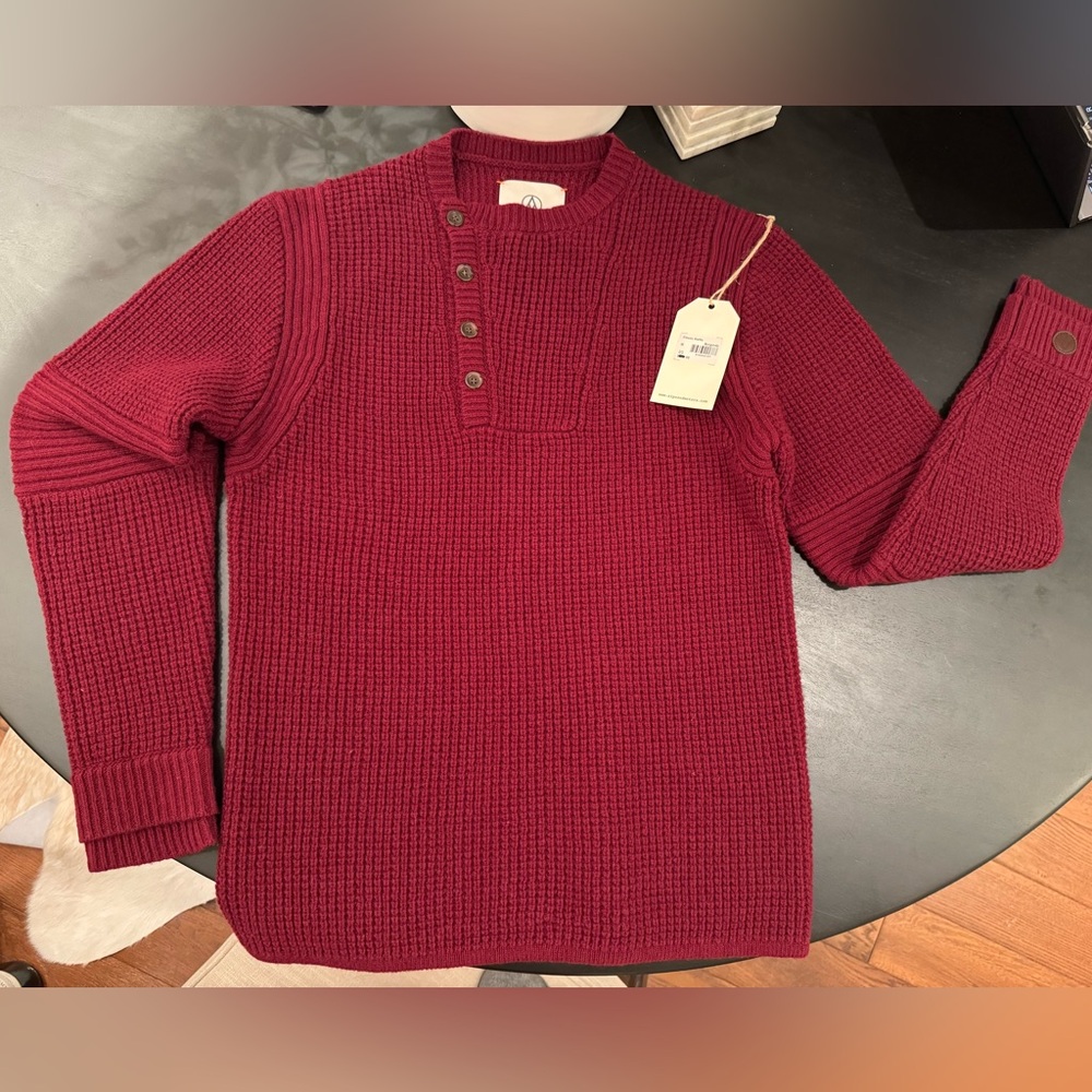 Medium classic waffle burgundy sweater from Alps and Meters